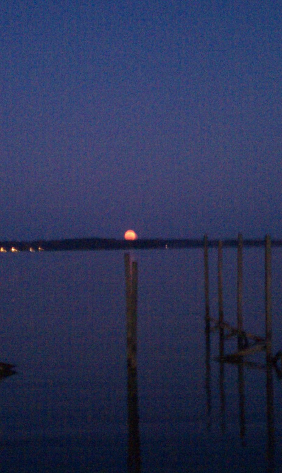 Moonrise a few weeks ago out on caney lake